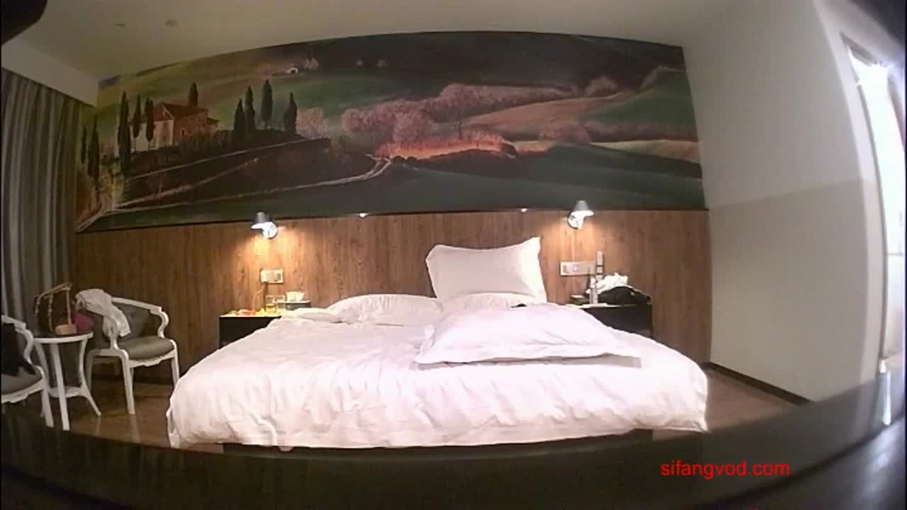 酒店偷拍-胸大性感的美女秘书下班后被领导威逼利诱带到酒店奶子大身材好床上床下来回操