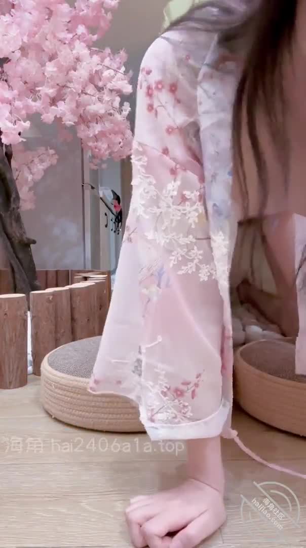 #海角社区 #意淫自己妹妹【原创视频46】一楼泳池玩耍，二楼各种姿势变态把玩妹妹，再次内射，爽歪歪