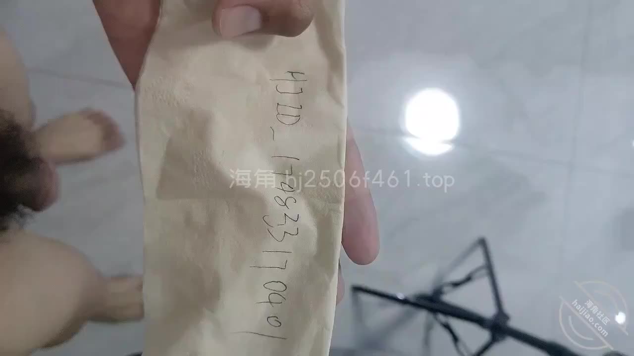 #海角社区 #海角_174833170401给嫂子准备了很多情趣内衣，嫂子选了连体黑丝，果然穿啥啥骚