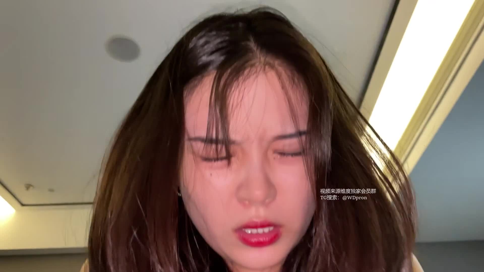 2048.vip-独家更新】调教别人的女友，反差母狗在线吃鸡，每次射精都是射在脸上，乖巧女在做爱面前，就会变得极度骚(8V)【第二弹