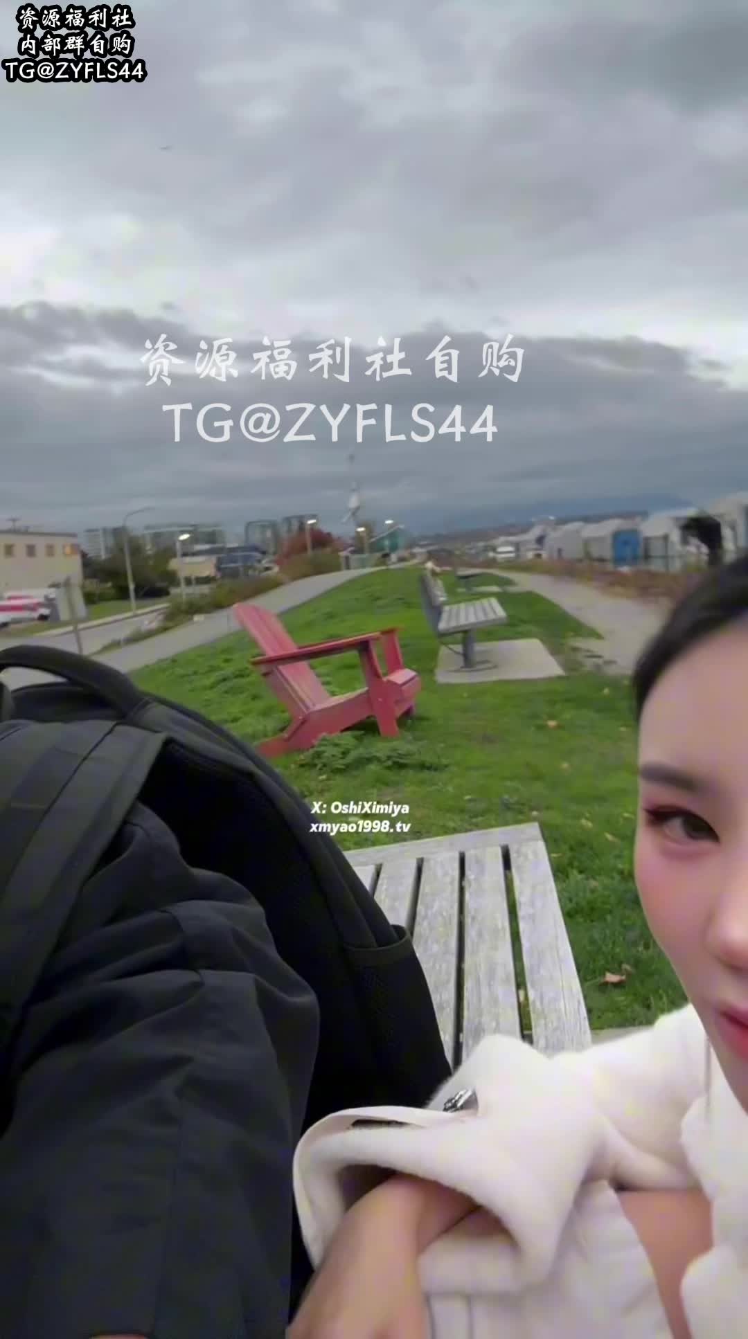 2048.vip-推特性爱大师95后绿帽情侣美腿女王「汐梦瑶」《最大胆!街边doi》黑丝露出刺激口交性爱，人来来往往，骑车的小哥一直回头看我们