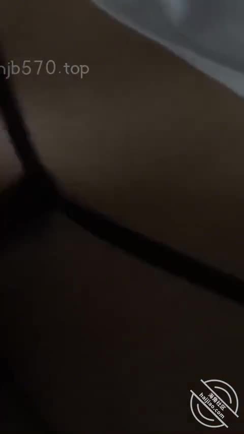 作者： #海角社区 #断腿哥爱乱伦主题：海友跟我学习完教程拿下小姨子没费多少力气还提升了魅力