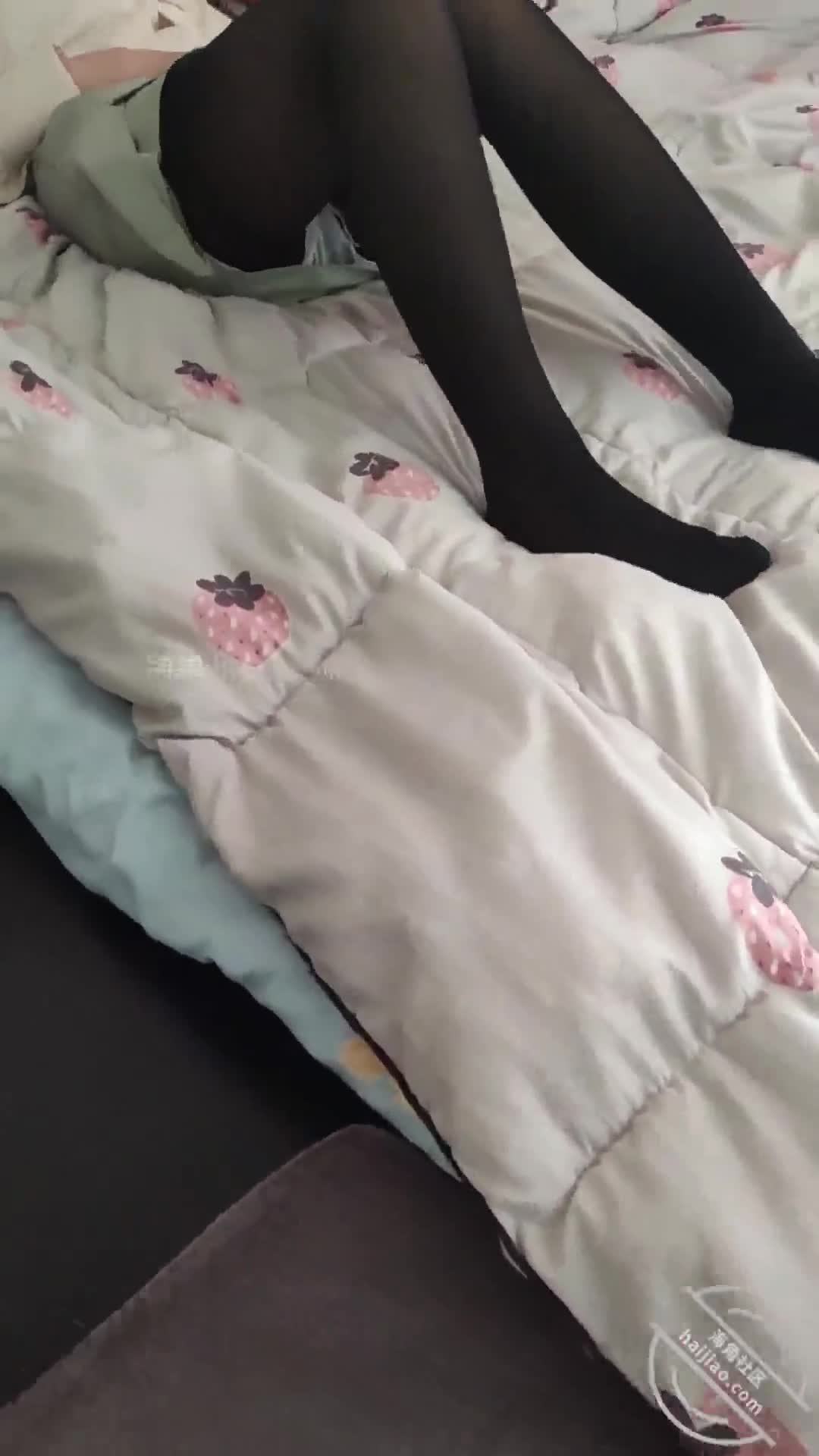 #海角社区 #乱伦 #黑丝 #偷情亲嫂子说胃疼，接嫂子回家后，发现嫂子就是发情了