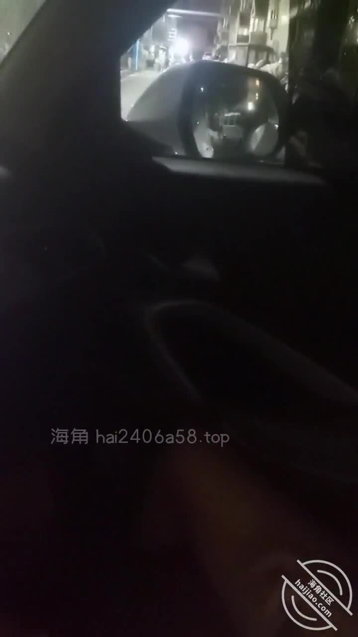 #海角社区 #极品丈母娘81、和丈母娘出去买东西，回来的时候在楼下草了一次