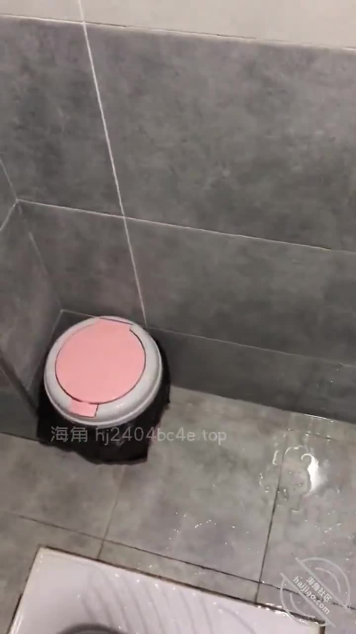 #海角社区 #欲求不满的嫂子给嫂子的骚内裤装满精液