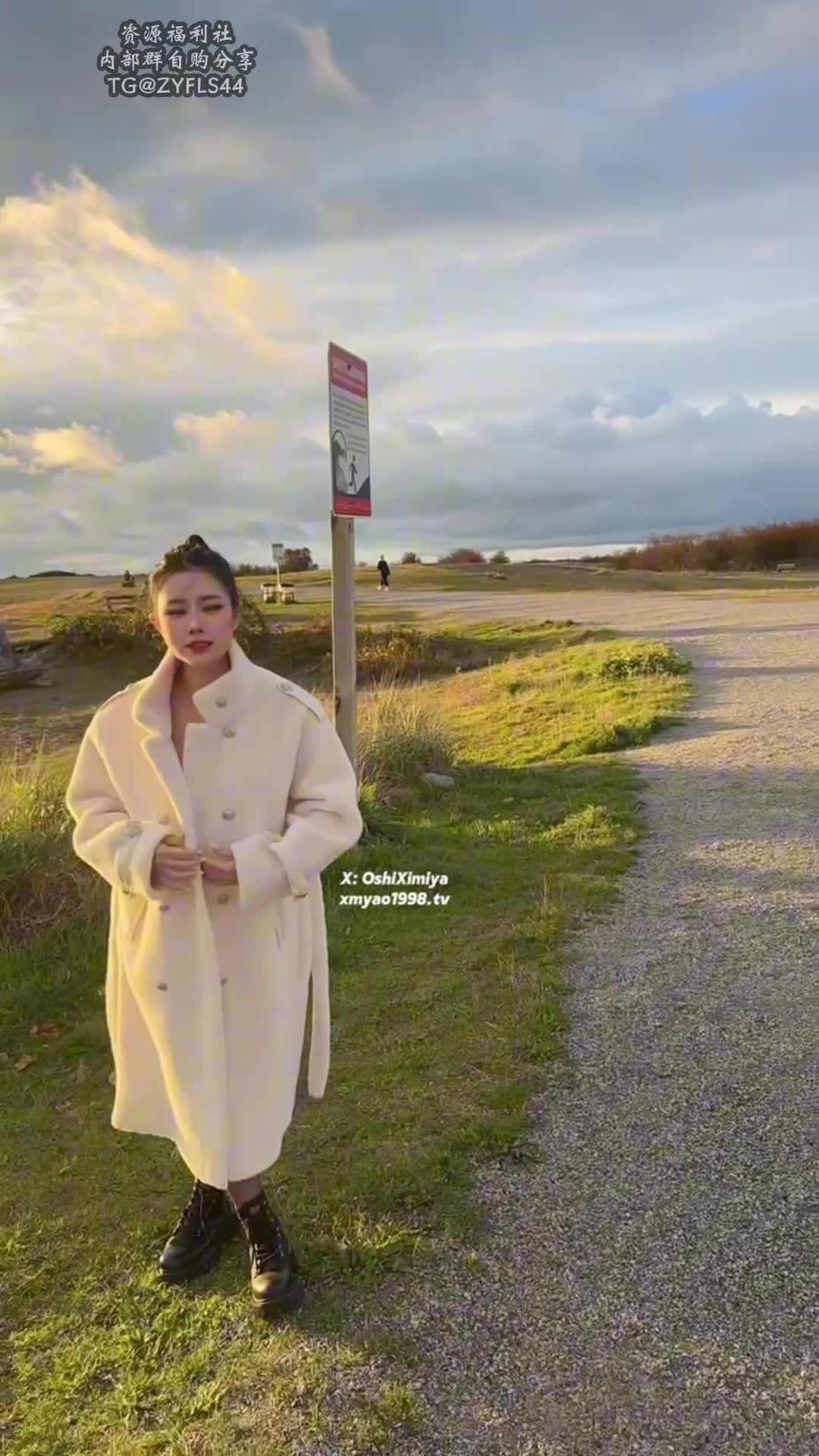 2048.vip-超美整活御姐-汐梦瑶-10.29最新 公园里美女穿着过膝黑丝头戴大红花 人前大胆口交 然后找个无人的地方啪啪