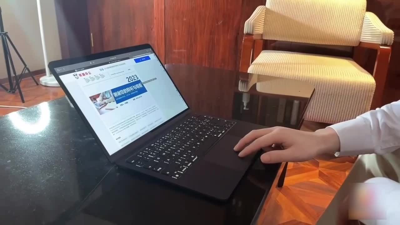 【黑丝秘书】这高潮脸太诱人了！淫骚黑丝秘书勾引老板