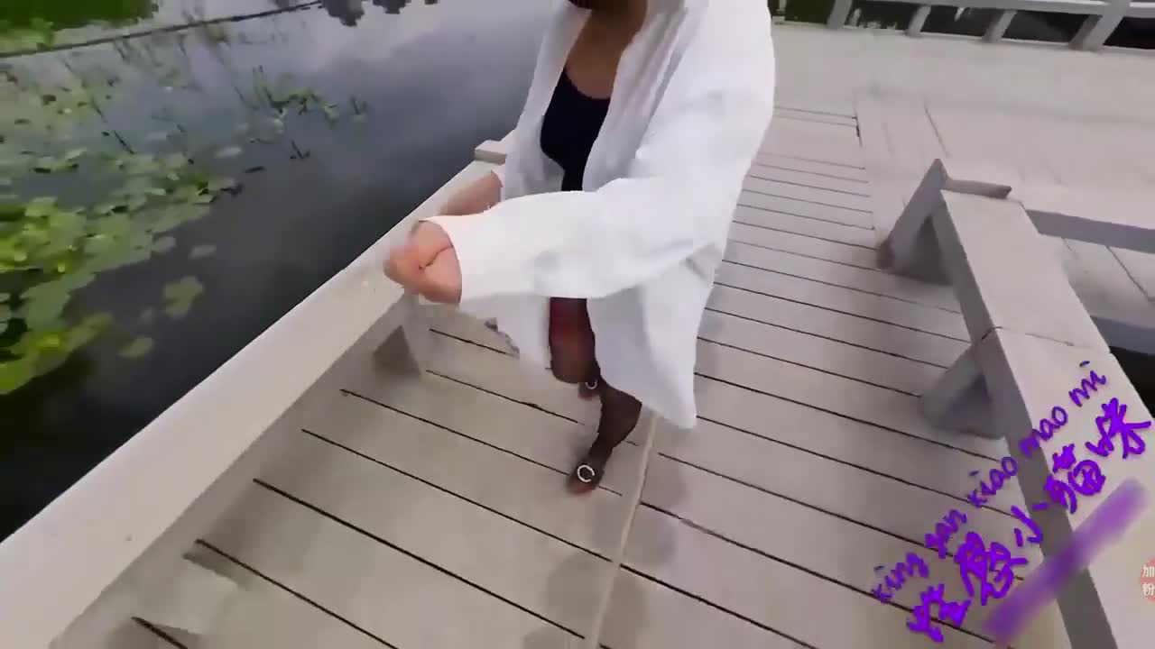 【性感小猫咪】勾引环卫工拄拐半身不遂老头都不放过