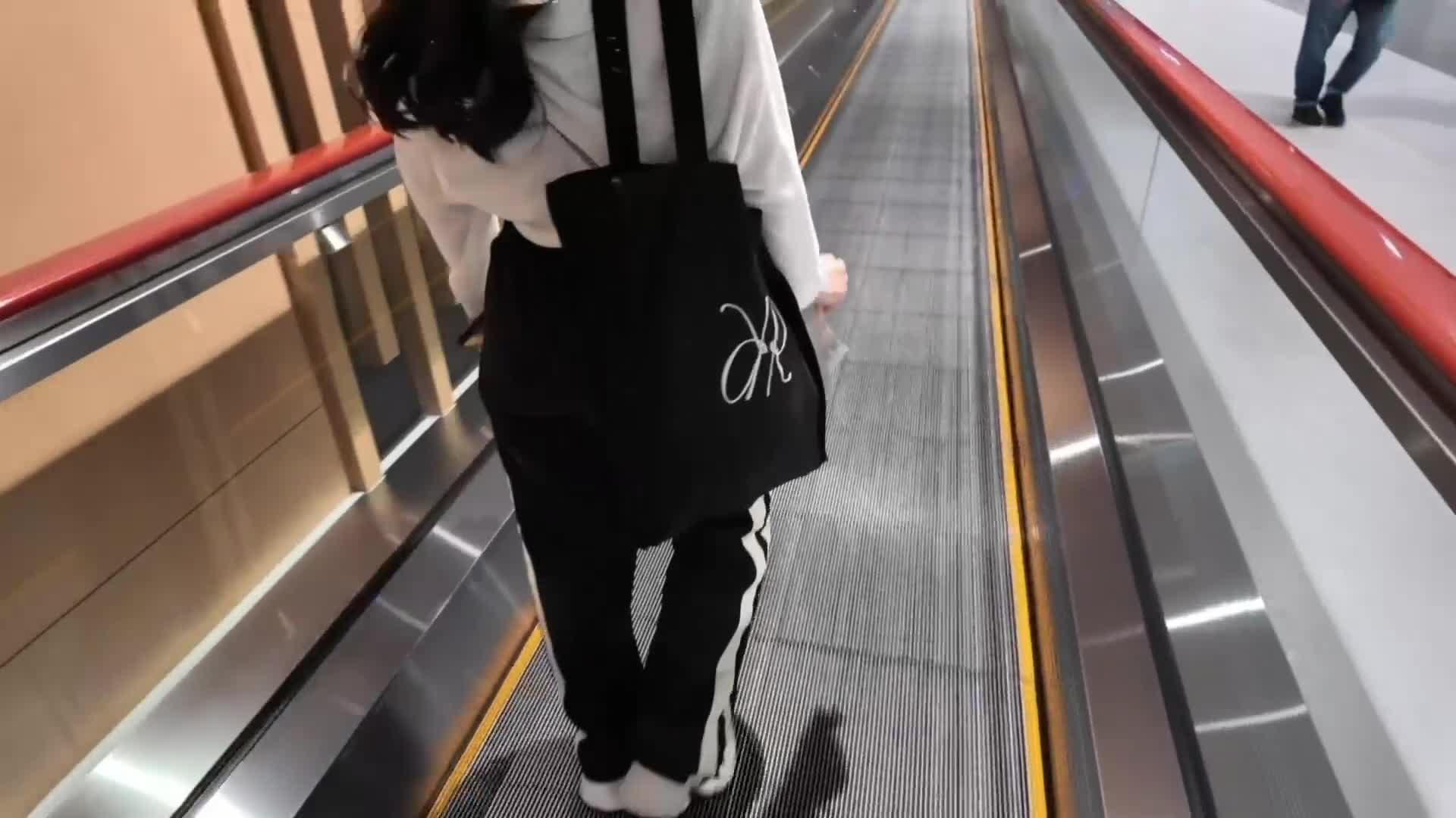 [87]仲良しの美人でか尻お姉さんと2泊3日の沖縄旅行イってきました