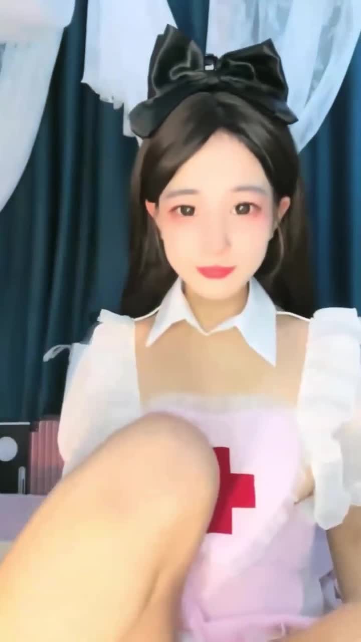 【万人求-白虎骚母狗勾引路人操逼】长相一般但是真的骚，极品炮架子