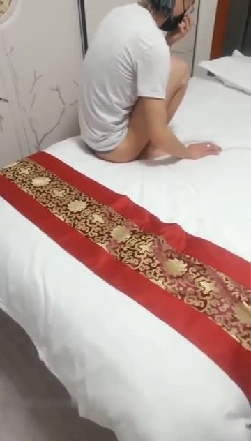 老公察觉媳妇出去勾引偷吃了美女媳妇和3男啪啪说我伺候不了你3个了