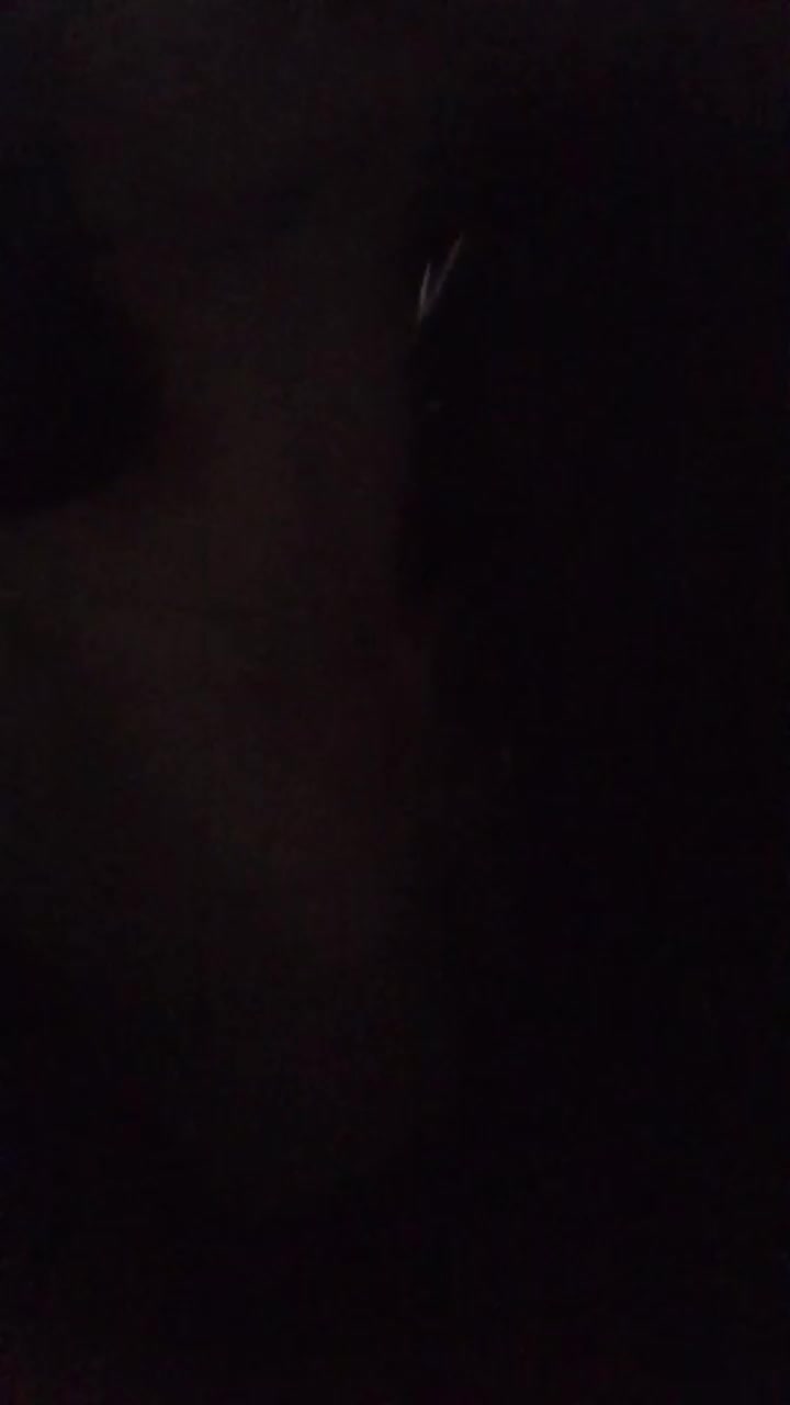 搭讪陌生人到厕所深喉口交后入打炮小母狗录下这一切完成主人的任务