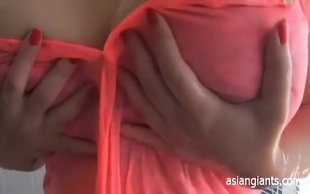 发一个av这个大乳晕真的王朝了能射在这种乳穴里面这辈子死而无憾了直接当成乳便器开操巨乳最后爆射肥奶，把浓厚精液涂满乳沟#乳交 #縦パイズリ #巨乳 #超乳 #AV