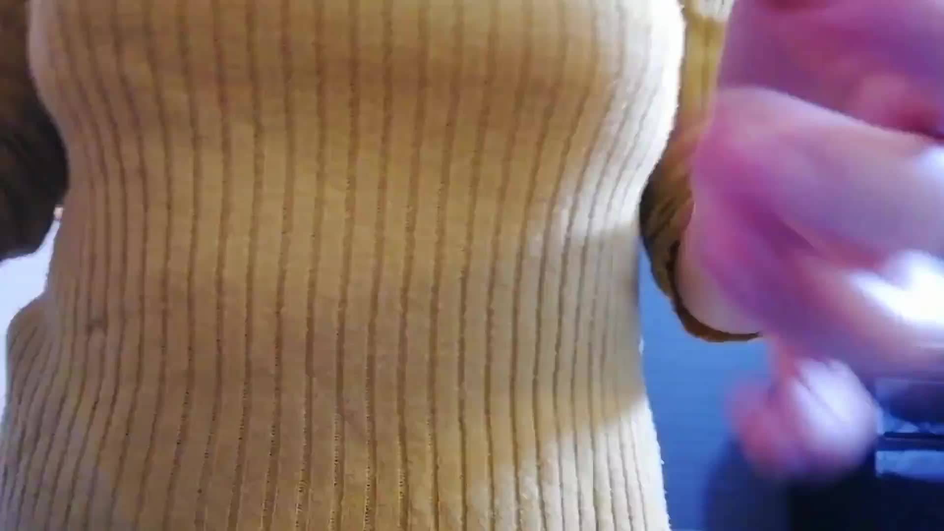 爆乳痴女OL姐姐的乳交侍奉一边言语调戏你的OL姐姐一边露出自己丰满的奶子，这种乳交挑战这您受得了吗？冲的最爽的一集这个哥们每次都是量大精浓，把奶子射的满满的粘稠精液挂在乳沟间色得批爆#乳交 #爆乳 #OL #大奶 #巨乳 #口交