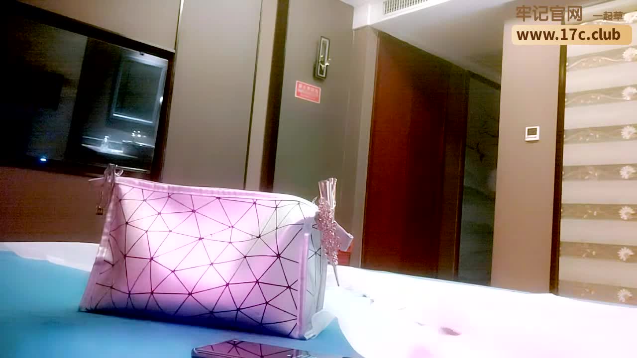 按摩会所店极品高颜值女技师身材很棒胸推特别的爽 小骚逼好紧 还没干两分钟就射了 #按摩 #会所 #偷拍