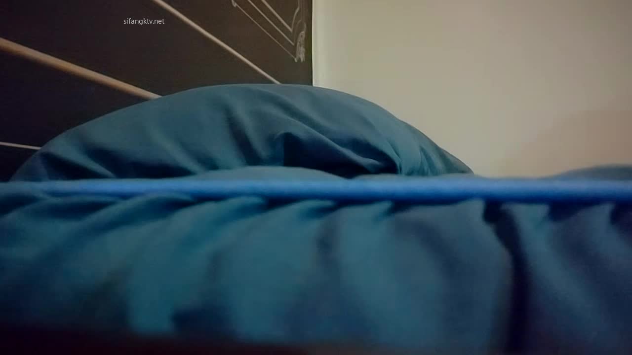 按摩会所足疗店大奶少妇 口爆胸推 主动骑在身上蹭骚穴 蹭爽偷偷无套插入几下很刺激精彩对白 #按摩 #会所 #足疗 #探花