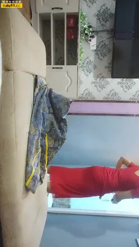 按摩足疗会所店真实勾搭良家女技师超精彩对白驱车带回酒店调情舌吻口爆 来大姨妈了 还被无套爆插就一堆姨妈血出来 最后无套内射 干完还带她去吃宵夜 特别刺激 #按摩 #会所 #偷拍