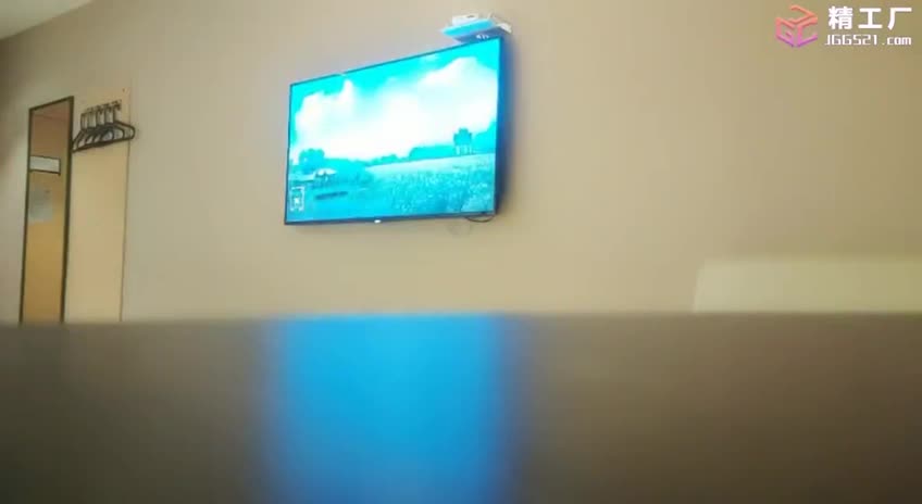 按摩会所极品高颜值女技师身材一流 精彩对白 拔开小骚逼给她舔很享受的样子 各种姿势爆插 完美的炮架子 #按摩 #会所 #偷拍