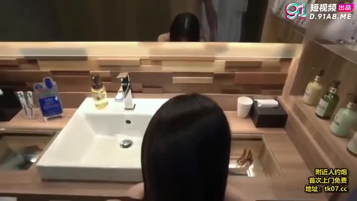 白皙肌肤高颜值美女极品身材叫声甜美