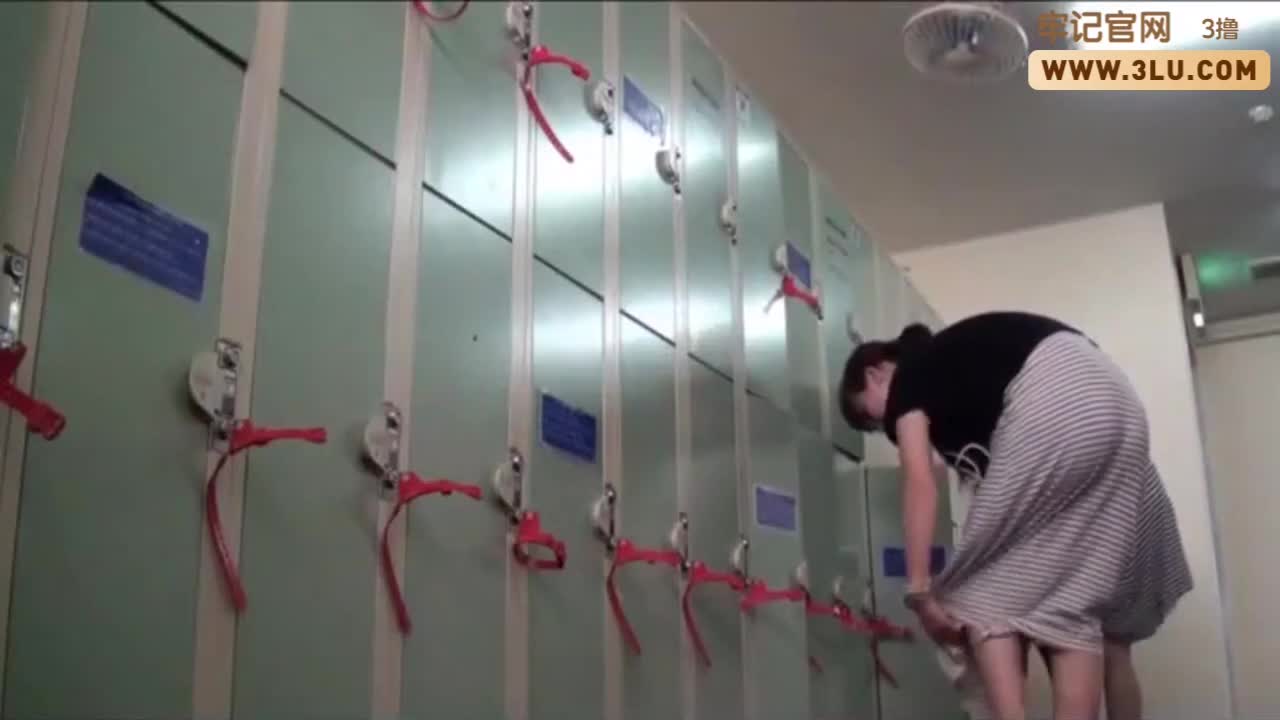 澡堂子几个女神级的少妇 白白嫩嫩的身材真好 #国产 #人妻 #偷拍 #巨乳