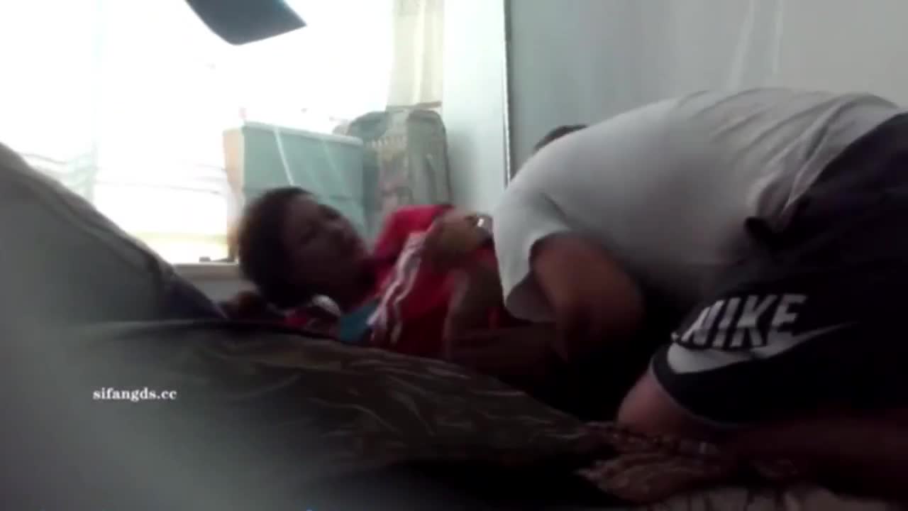 【真实干亲戚】70岁大伯找的年轻老婆，长期没有性生活被我拿下！