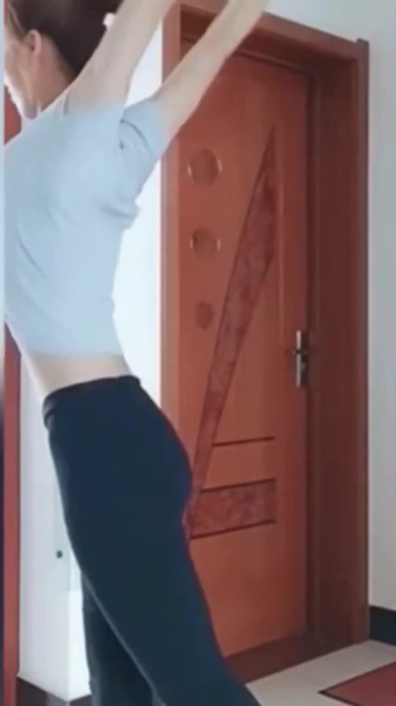 性感瑜伽老师【林依婷】不雅视频曝光 口爆吞精 激情车震被打桩爆操内射 优雅女神骚起来比母狗还淫荡！还想看什么内容直接来这里搜 @jisouoo @jisouoo