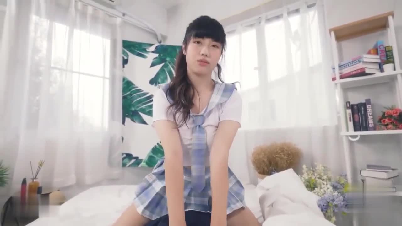 jk清纯美乳学生妹，暑假兼职被潜规则，完美露脸