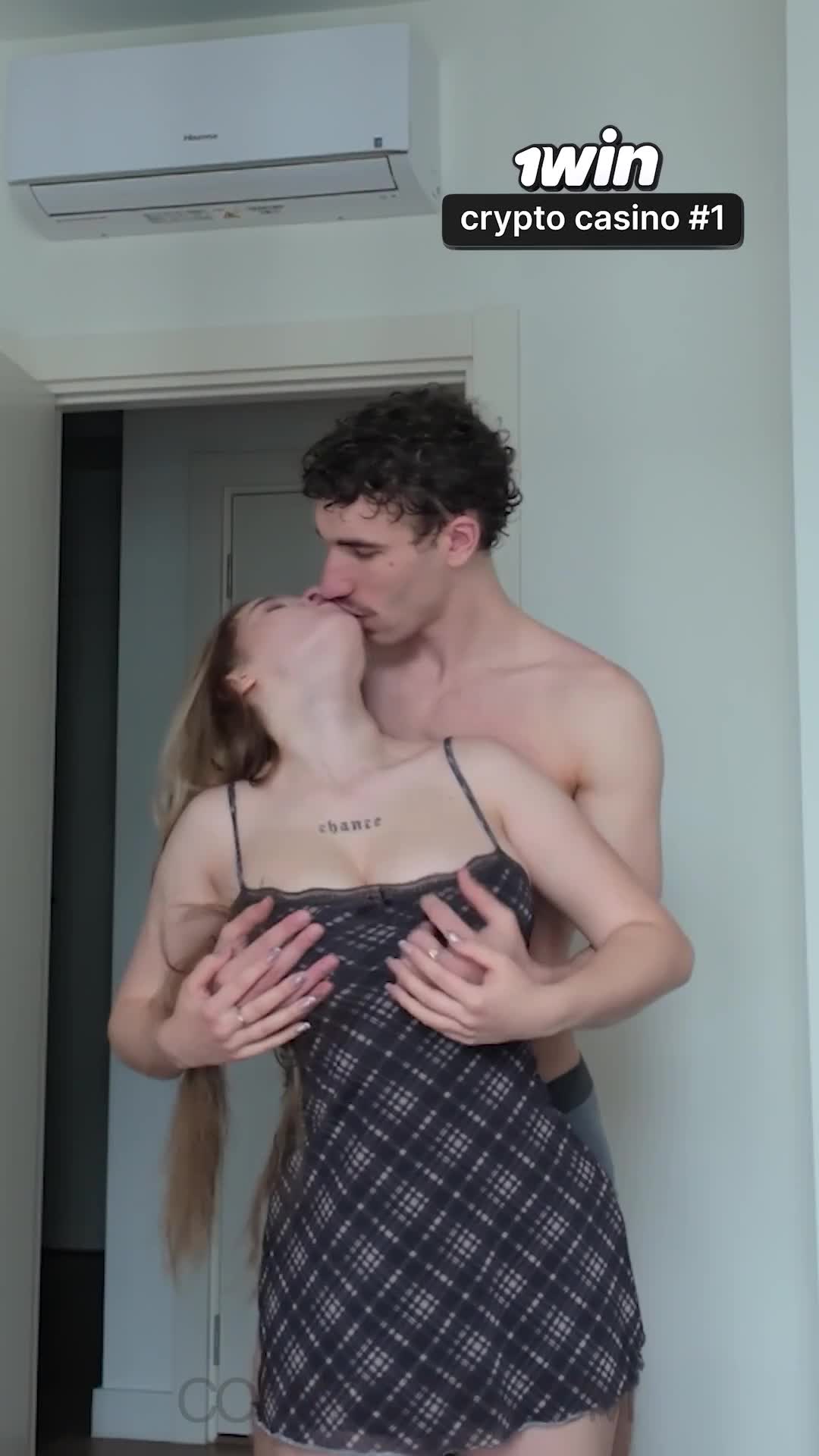 2048.vip-新作】P站 极品天然摇晃巨乳 Comatozze 第37部 露脸作品