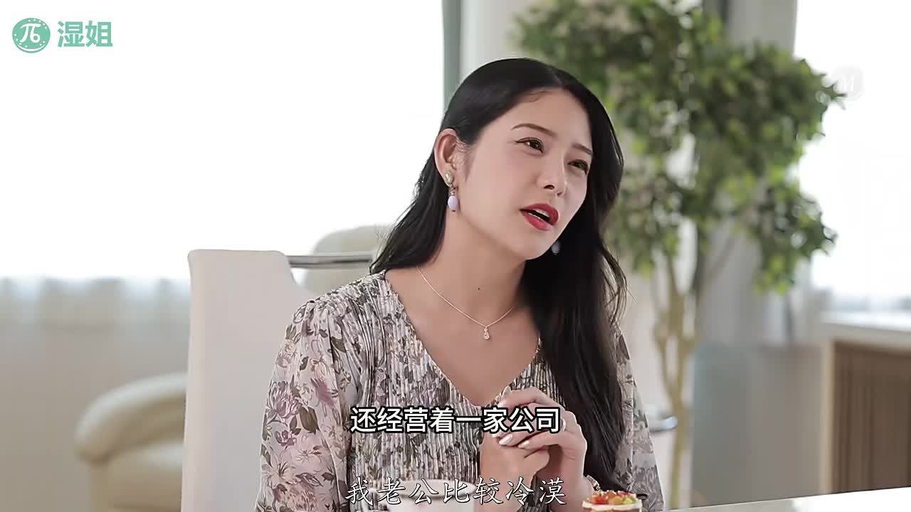 水果派 250812A闺蜜一起找刺激，让那鲜肉操骚逼闺蜜相互交换鲜肉一起操，这样的快乐生活你要不要番号：JUR-205-UC#大櫬响 #藤浦惠 #双飞 #乱伦