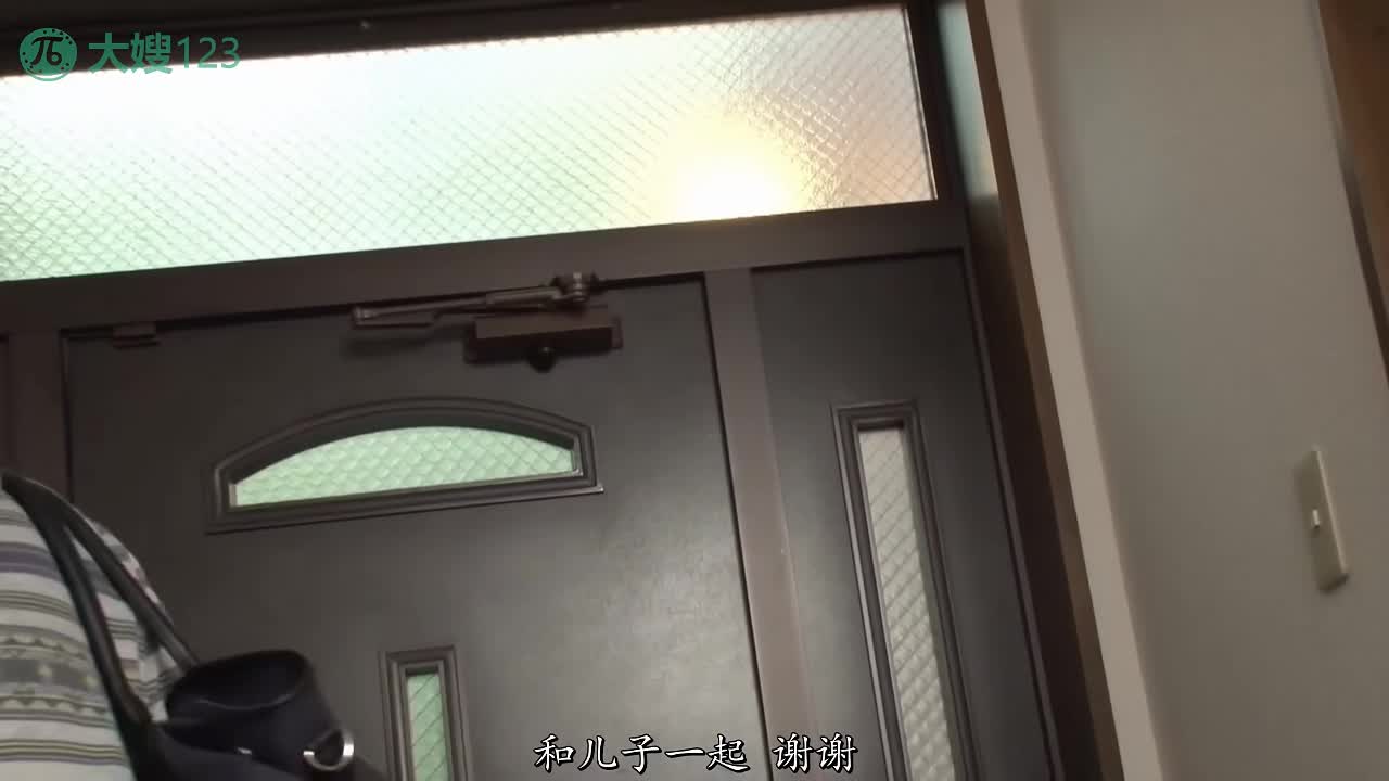 水果派 251021B妈妈一直干家务，儿子操的不停浪叫一点忍不住别人为了奖金都让儿子操，自己岂能放弃不上套番号：RCT-868#牛这纯菜 #美臀 #巨乳 #丰乳