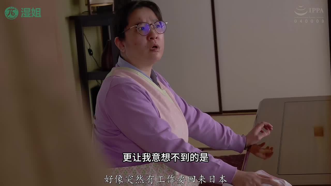 水果派 251017B离开老公出国工作被操爽，白人美女人妻骚逼灌满浆只要鸡巴足够大，洋马乖乖就趴下番号：HZGD-197#莉莉哈特 #口交 #轮奸 #口爆