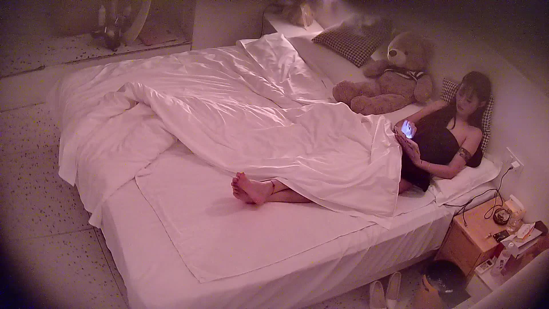 2048.vip-大学城民宿 11-6 妓女一天内接待4位失足大哥 口交毒龙清油胸推 按价钱做套餐 也算是躺赢职场了