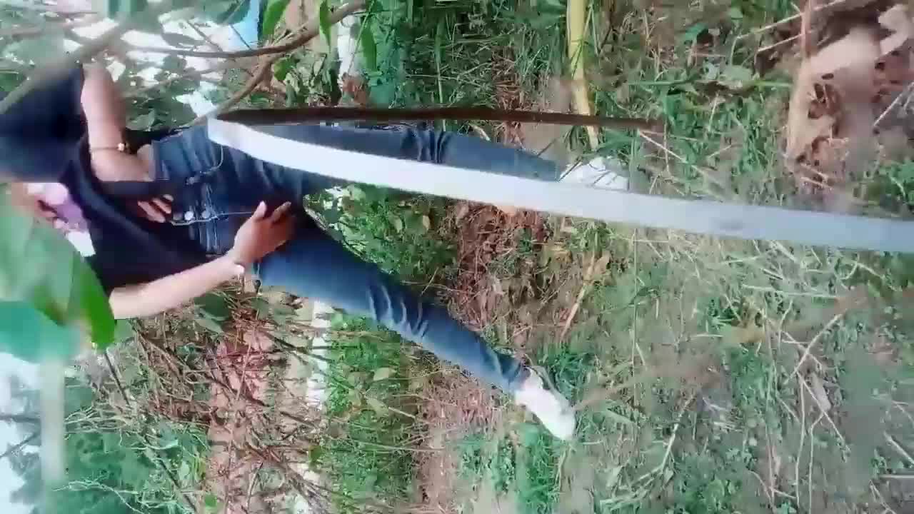 #熟女 #人妻 #直播 #勾引熟女人妻农村树林勾引大哥，直接在树林干，操完不满足自己自慰