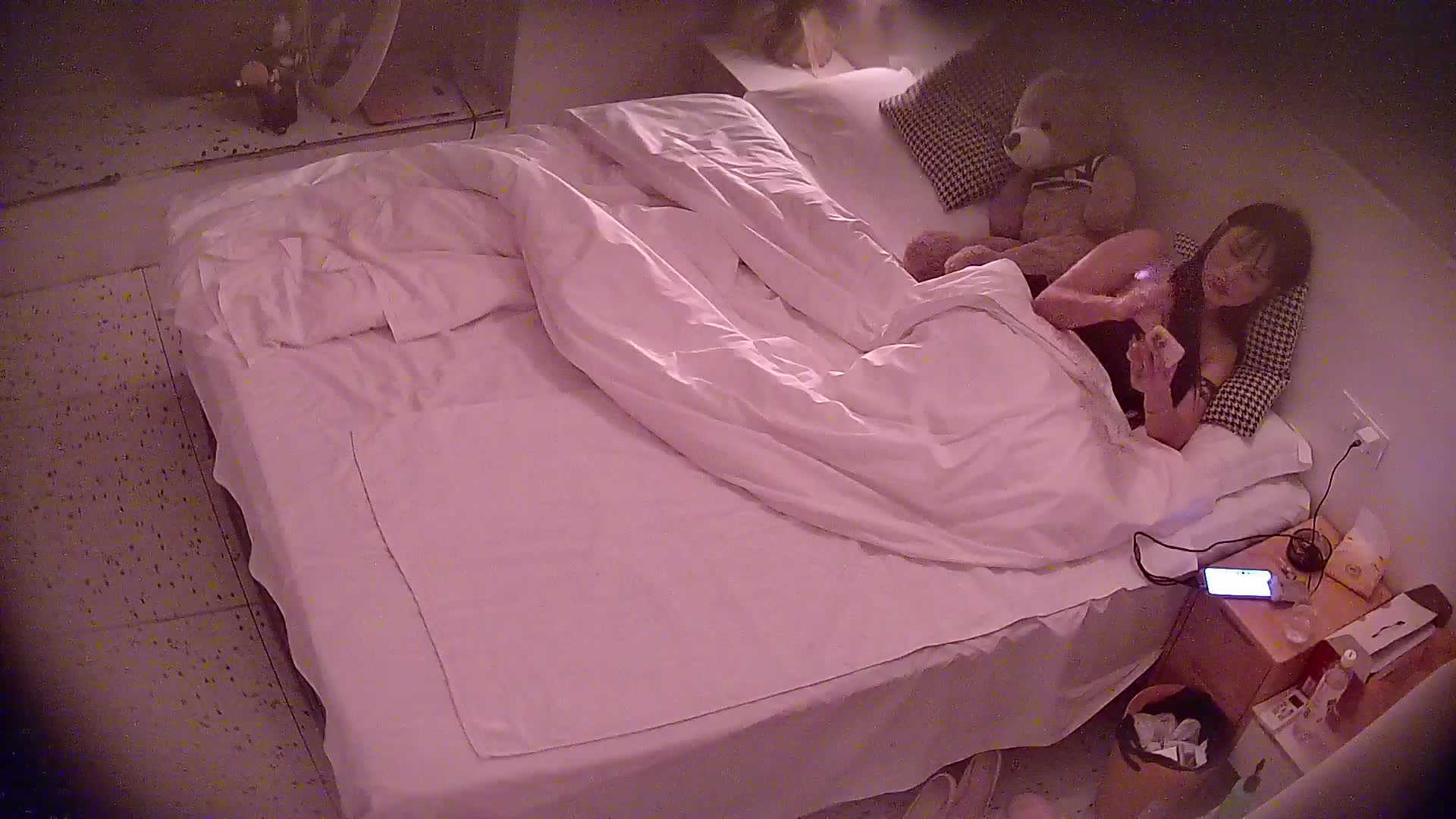 2048.vip-大学城民宿 11-8 小姐姐连续几天在这个房间内接客 每天都有好几位大哥光顾 今天第一个像是男朋友