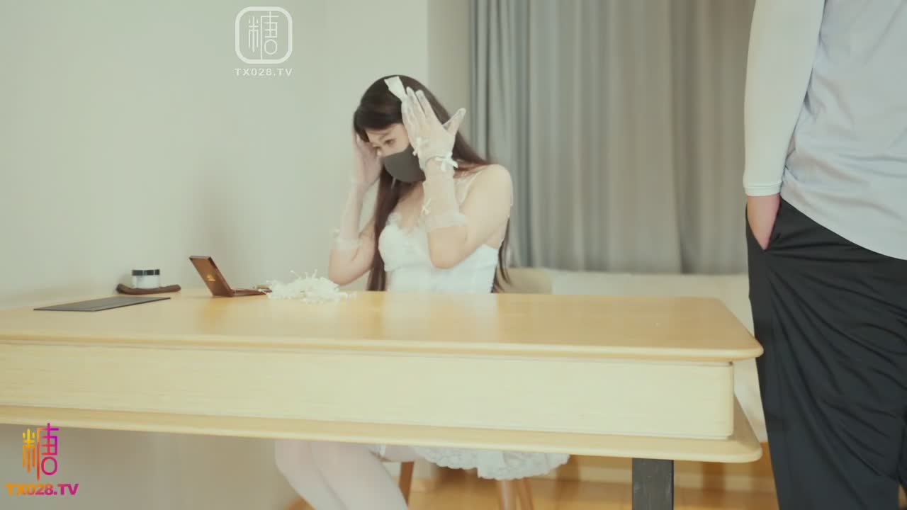 桥本香菜 结婚前一天穿着婚纱跟外人做爱，鸡巴插进小穴灌满精液，给老公戴一顶绿帽子#ntr #婚纱 #抽插 #白丝 #新娘