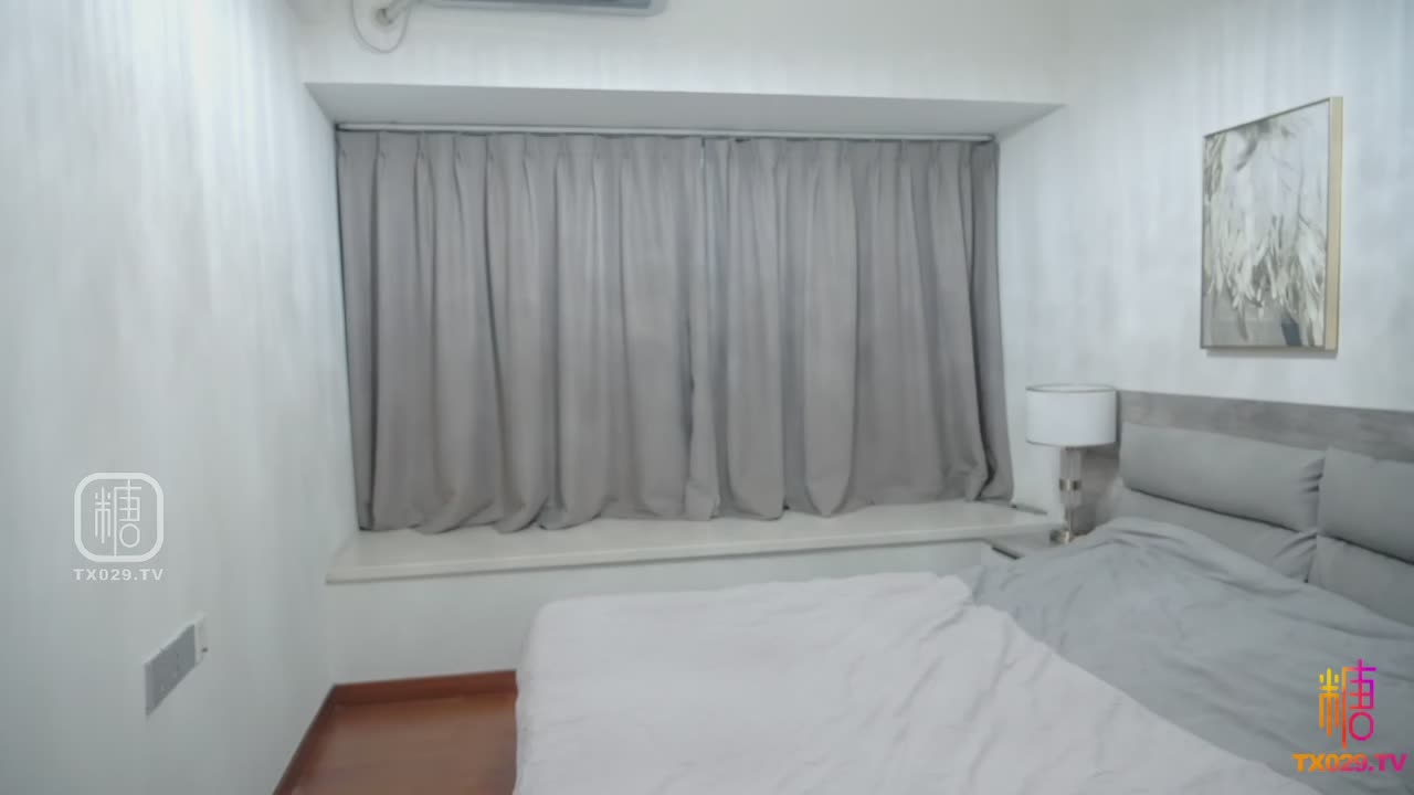 宅男猛干女大学生骚穴被抽插内射中出，精液灌满溢出，臀部晃荡啪啪作响#宅男 #女大学生 #内射 #中出 #猛干