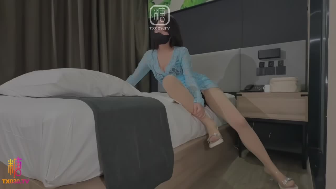 情深叉喔 情趣按摩师巨乳包裹鸡巴乳交榨精，身上涂满精液打飞机，鸡巴操穴干的真爽#情趣 #乳交 #摩擦 #撸动 #榨精