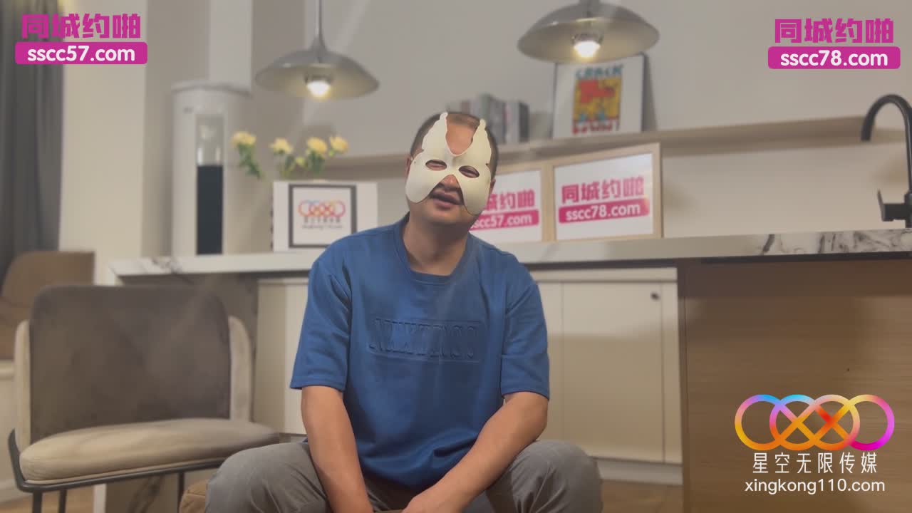 黑丝女神翘腿张开让肉棒捅进湿穴抽插，牛奶倒在奶子上也太骚了。 #黑丝 #抽插 #颜值 #口交 #牛奶