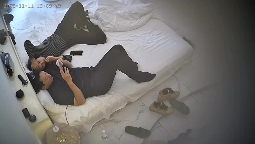 2048.vip-11-12新流出酒店偷拍 嫩脚小美女黑丝挑逗男友被男友各种姿势侧入草到呻吟不断