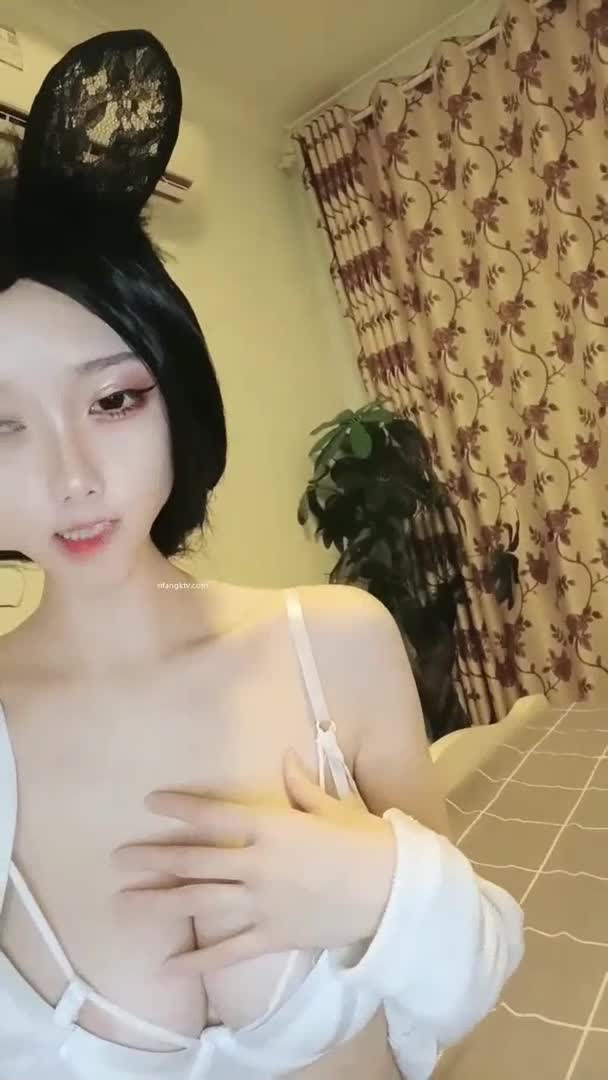 2048.vip-推荐 颜值嫩妹【加糖奶】原跳舞主播，前凸后翘完美身材，奶子又大又挺，可惜刚下海放不开