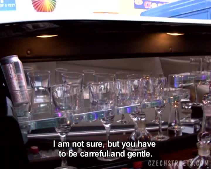 #捷克街头搭讪 #欧美 #车震 钞能力系列，这回老哥开着加长林肯搭讪街头美女，成功率嘎嘎上升