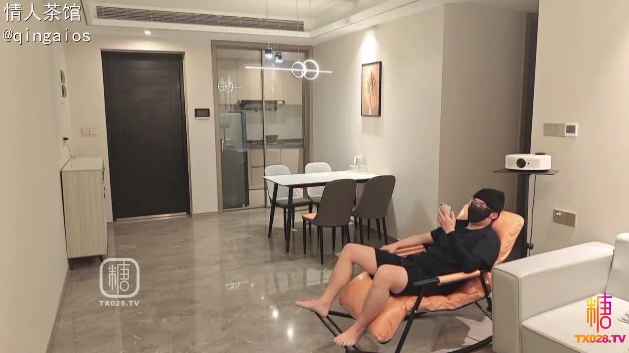 苧苧 妹妹饥渴索取精液 骚穴抽插到拉丝 内射中出学院风JK制服搭配黑丝显得格外反差 做爱的时候把衣服解开的#苧苧 #JK #反差 #黑丝 #打桩 @qingaios