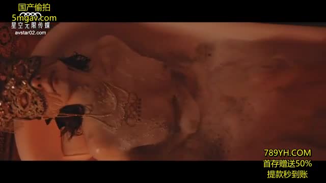 #巨乳 #抽插 #玩弄 #翘乳 #吸精萬聖節夜劉清韻狠狠地抽插着小骚逼