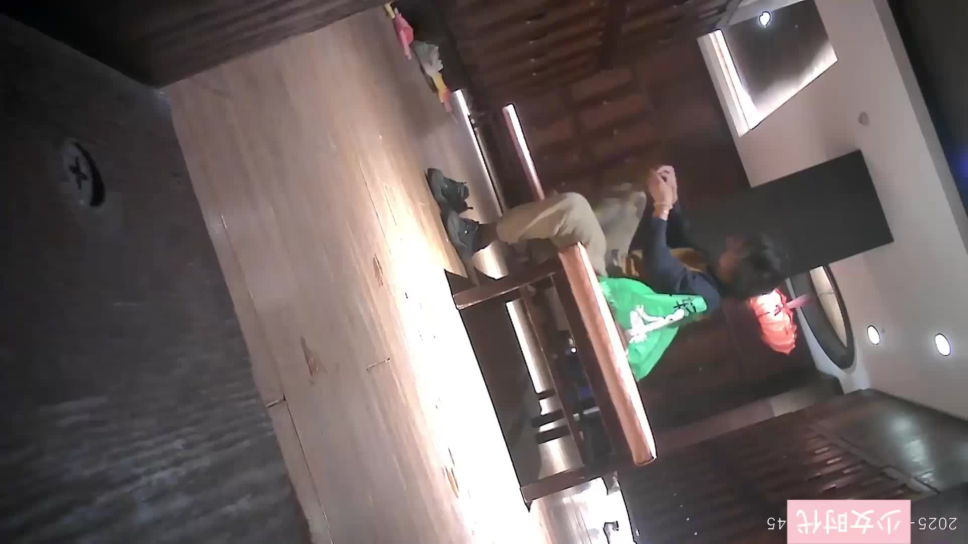 2048.vip-坑爹女主播【少女时代】潜入温泉洗浴会所更衣室偷拍浴客更衣几个身材还不错的少妇妈妈奶子又大又圆