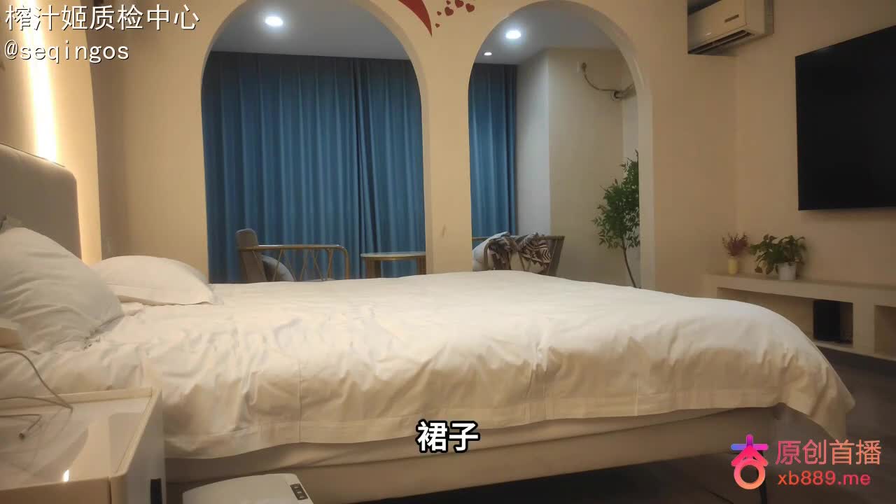 李白杏吧李白10-约了一个19岁身材苗条的妹子妹子口活很棒，淫叫声不断，小穴相当紧致，兼职的相当敬业#李白 #反差 #女上位 #打桩 #母狗 @seqingos