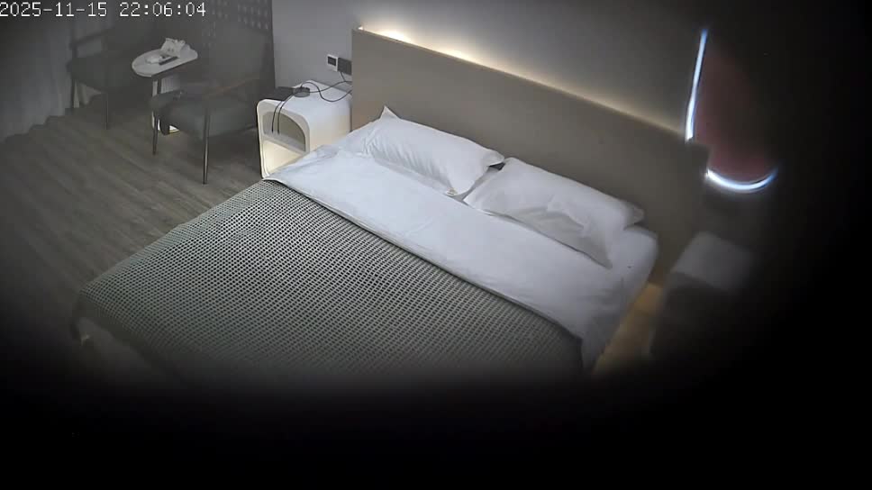 2048.vip-11-16新流出酒店偷拍 蕾丝花边小少妇悉心伺候秃顶大叔操累还给按摩