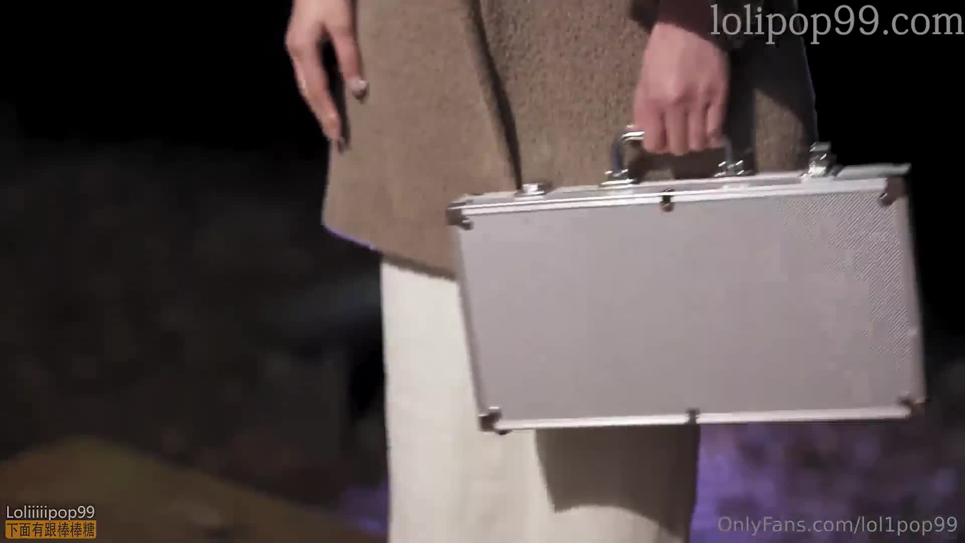 下面有根棒棒糖 ️反差嫩妹气质OL黑丝小高跟，香嫩小穴肉棒狂操白浆泛滥#Onlyfans #下面有根棒棒糖 #反差 #母狗 #黑丝 #OL