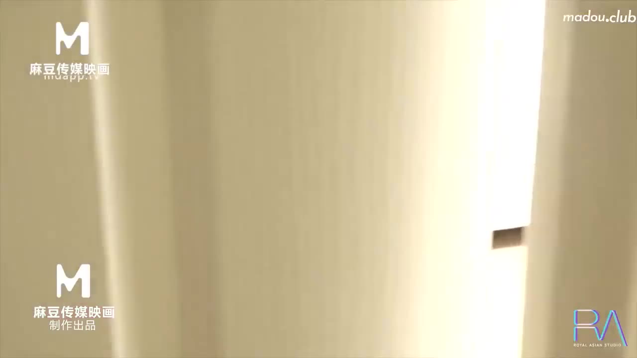 VR性爱玩家 TM0004-天美传媒 男友自慰神器偷用  在VR世界的激情冒险中，她意外发现男友的秘密玩具，忍不住偷偷试用起来。柔软的触感瞬间点燃欲望，身体不由自主地扭动，沉浸在虚拟与真实的双重快感里。喘息声渐起，她完全迷失其中，探索着无尽的欢愉高潮。点击下载同款APP 绝美母狗等你调教