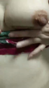 50岁丰满大屁股熟女自己在家又发骚了，拍视频勾引我，逼毛多性欲大
