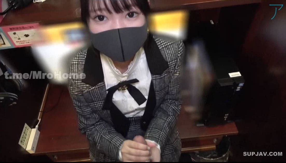 猫のように可愛いJ〇Kコスプレイヤー。全てが初々しい反応で激胸キュン中出し♡片思い♡
